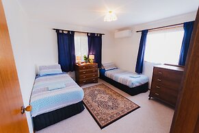 Bruces Waterside Units