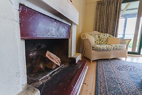 Bruces Waterside Units