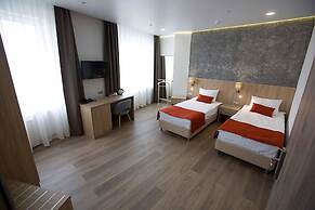 IQ Planet Hotel
