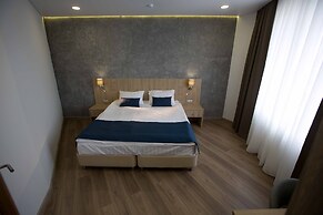 IQ Planet Hotel