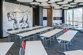 IQ Planet Hotel