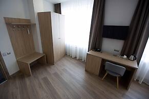 IQ Planet Hotel