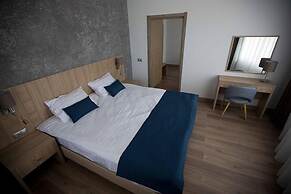 IQ Planet Hotel
