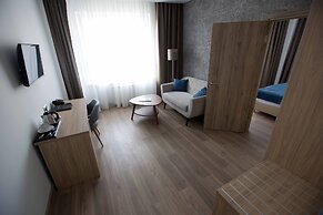 IQ Planet Hotel