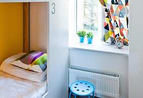 Hostel Friends Graffiti