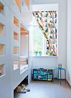 Hostel Friends Graffiti