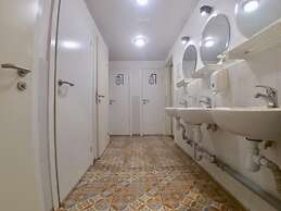 Hostel Friends Graffiti