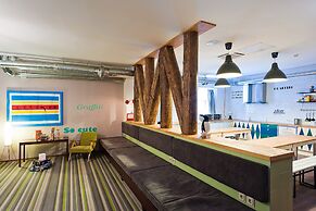 Hostel Friends Graffiti