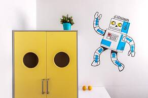 Hostel Friends Graffiti