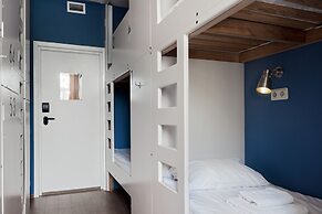 Hostel Friends Graffiti