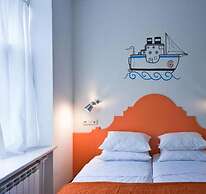 Hostel Friends Graffiti