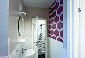 Hostel Friends Graffiti