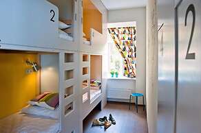 Hostel Friends Graffiti