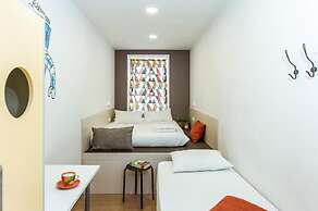 Hostel Friends Graffiti