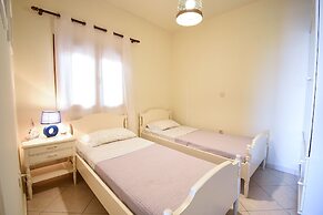 Areos Galaxy Apartments With Beach View