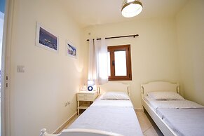Areos Galaxy Apartments With Beach View