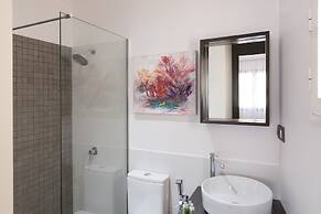 Puerta Catedral Holiday Suites