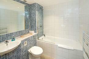 Broadband 2BD City Flat Farringdon Expedia