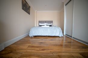 The Coach House by Riis Property