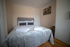 The Coach House by Riis Property