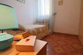 Central Apartment On The Beach With Balcony, Wi-fi Air Conditioning Pa