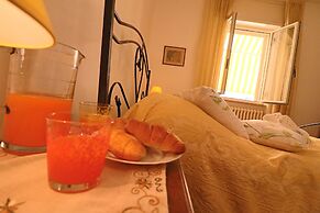 Central Apartment On The Beach With Balcony, Wi-fi Air Conditioning Pa