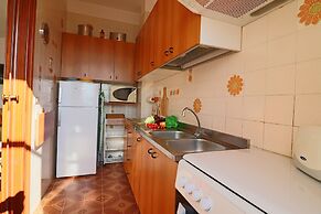 Central Apartment On The Beach With Balcony, Wi-fi Air Conditioning Pa