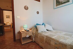 Central Apartment On The Beach With Balcony, Wi-fi Air Conditioning Pa