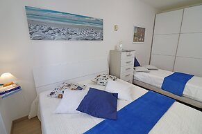Luisa Holiday House With Air Conditioning And Balcony