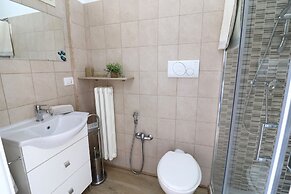 Luisa Holiday House With Air Conditioning And Balcony