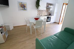 Luisa Holiday House With Air Conditioning And Balcony