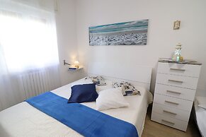 Luisa Holiday House With Air Conditioning And Balcony