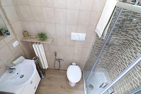 Luisa Holiday House With Air Conditioning And Balcony