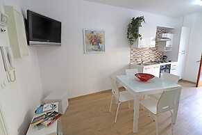 Luisa Holiday House With Air Conditioning And Balcony