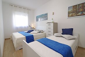 Luisa Holiday House With Air Conditioning And Balcony