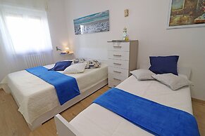 Luisa Holiday House With Air Conditioning And Balcony