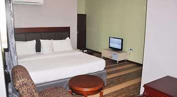 Denami Suites
