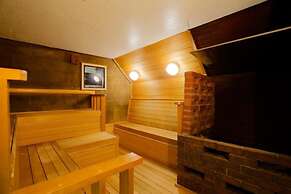 Capsule and Sauna Narimasu - Caters to Men
