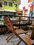 East & West Dormitory And Guesthouse