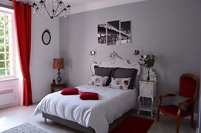Le Logis Des Bessons