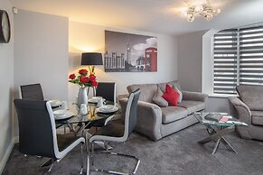 2 Bedrooms Sleeps 7 Near Top Blackpool Attractions