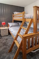 2 Bedrooms Sleeps 7 Near Top Blackpool Attractions