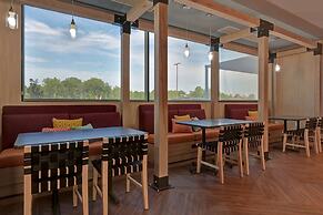 Tru by Hilton Mooresville