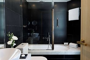 Le Belgrand Hotel Paris Champs Elysees, Tapestry by Hilton