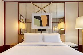 Le Belgrand Hotel Paris Champs Elysees, Tapestry by Hilton