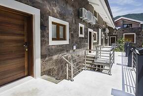 Waikiki Apartments