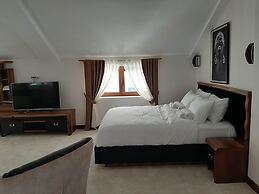 Waikiki Apartments