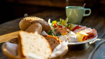 Kupele Cerveny Klastor Smerdzonka