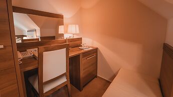 Kupele Cerveny Klastor Smerdzonka