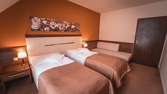 Kupele Cerveny Klastor Smerdzonka